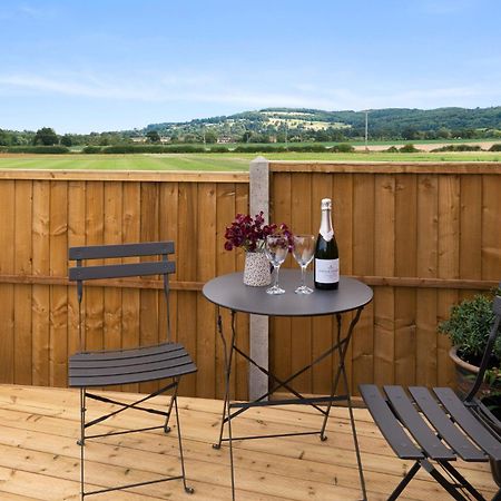 Outbak Shepherds Hut Cheltenham Dış mekan fotoğraf