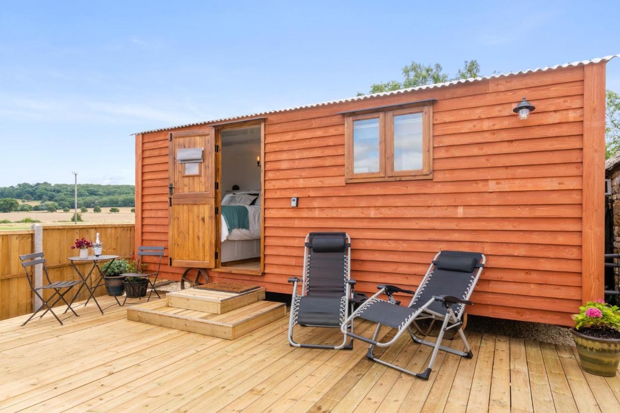 Outbak Shepherds Hut Cheltenham Dış mekan fotoğraf