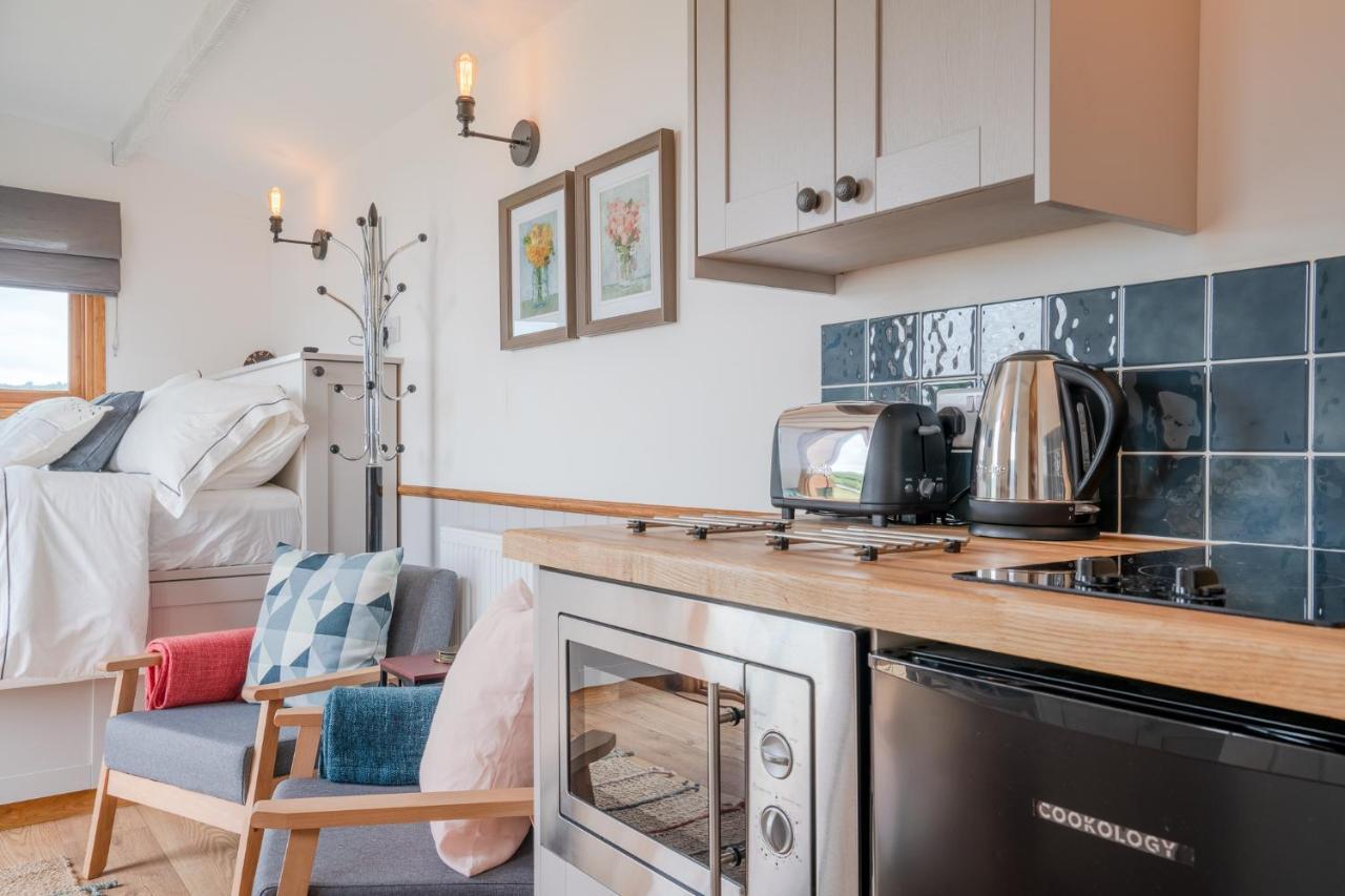 Outbak Shepherds Hut Cheltenham Dış mekan fotoğraf