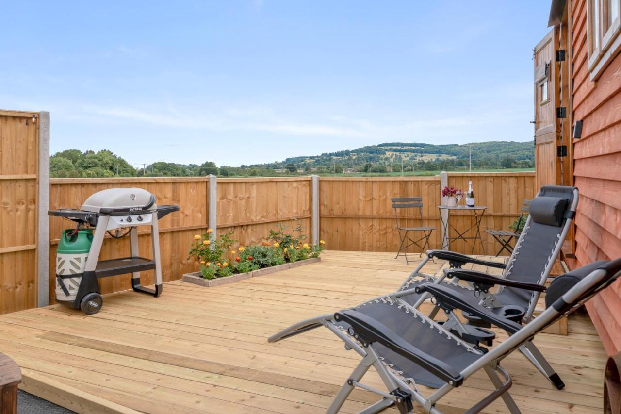 Outbak Shepherds Hut Cheltenham Dış mekan fotoğraf