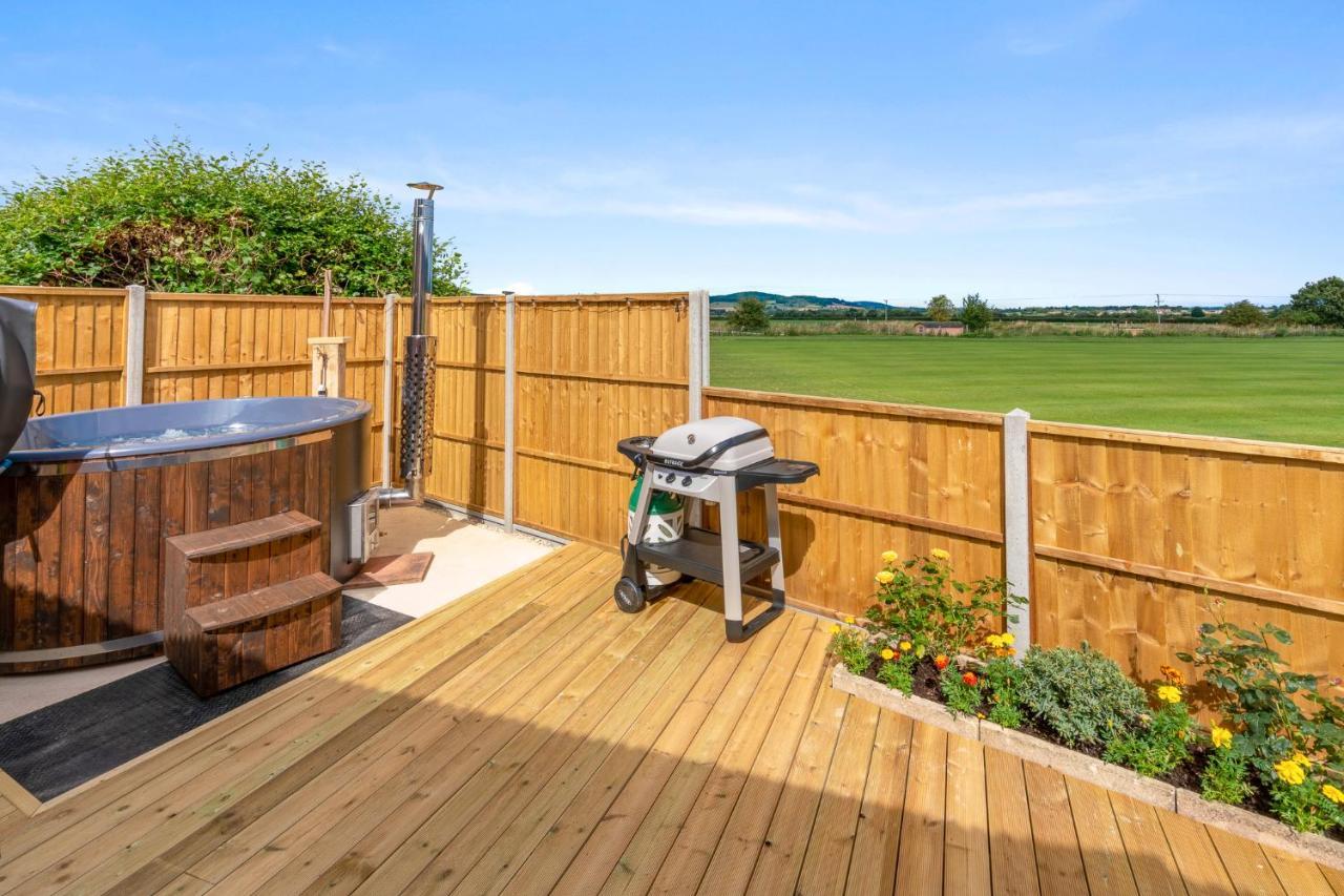 Outbak Shepherds Hut Cheltenham Dış mekan fotoğraf