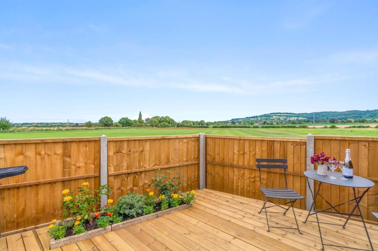 Outbak Shepherds Hut Cheltenham Dış mekan fotoğraf